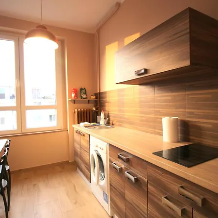 Happyestate 3 Min Do Rynku *