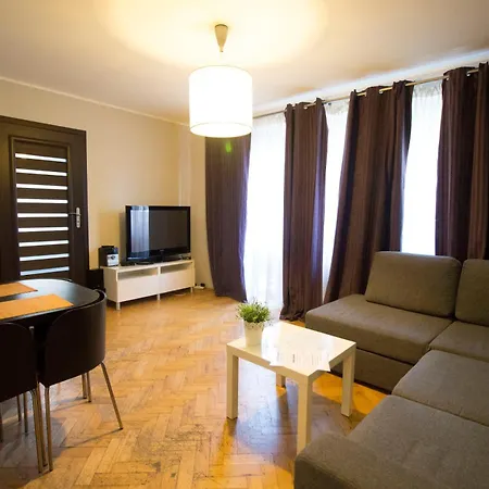 Happyestate 3 Min Do Rynku *